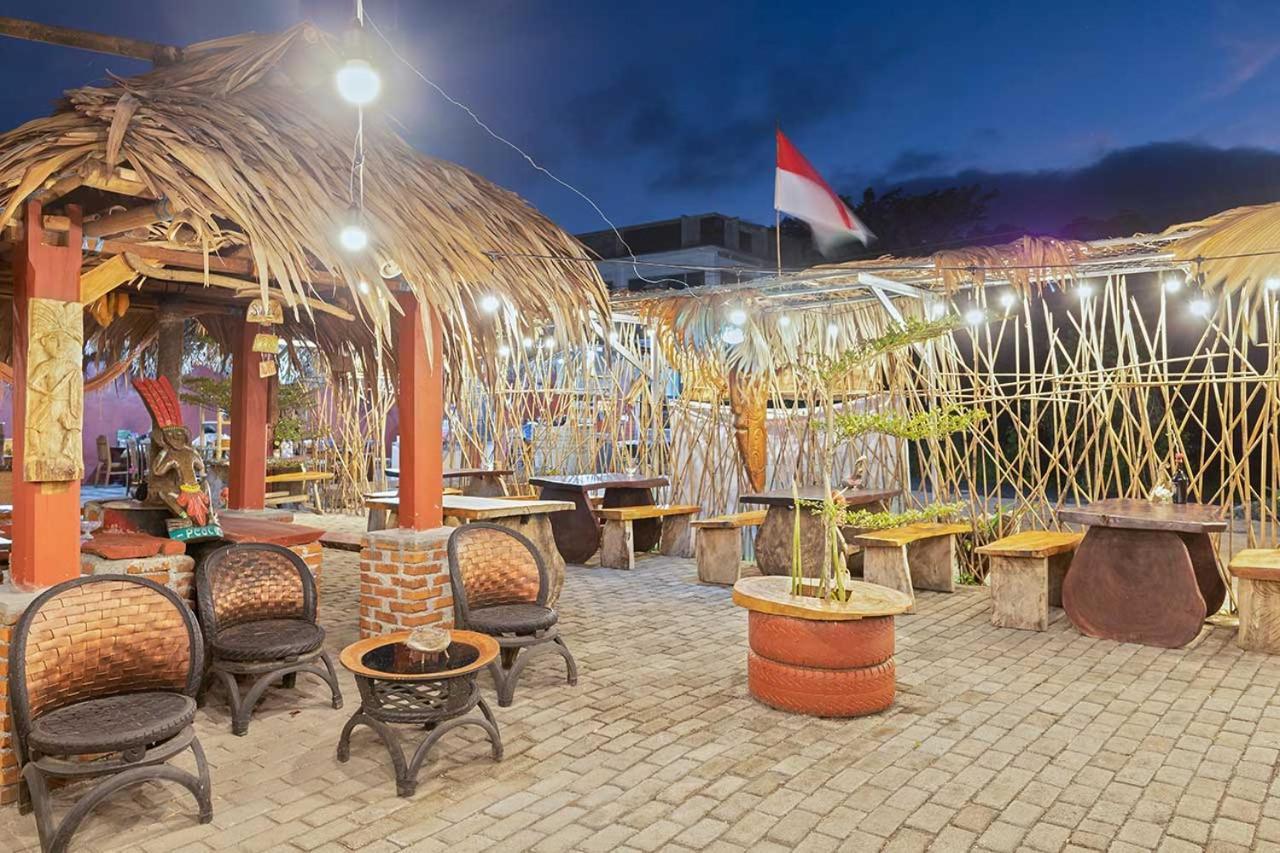Onong'S Homestay & Cafe Tomohon Zewnętrze zdjęcie